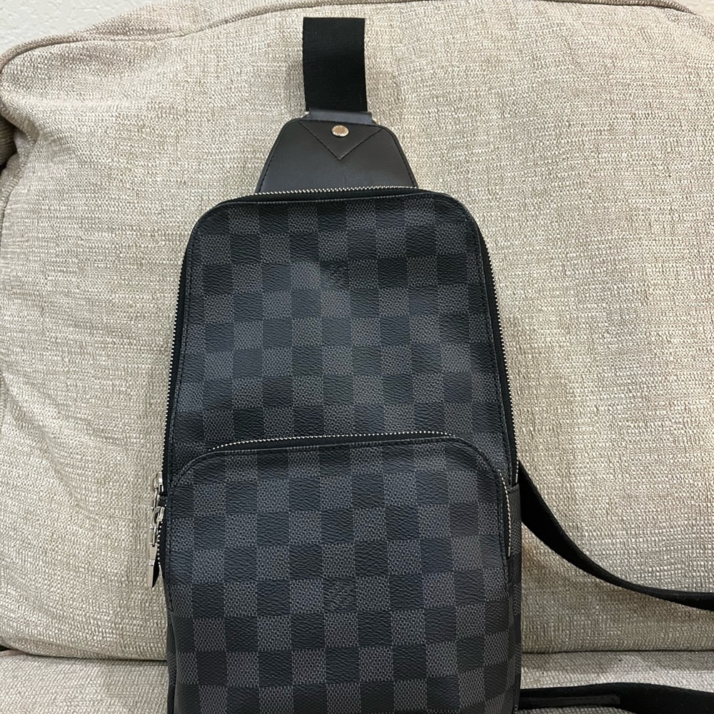 Louis Vuitton Avenue Sling